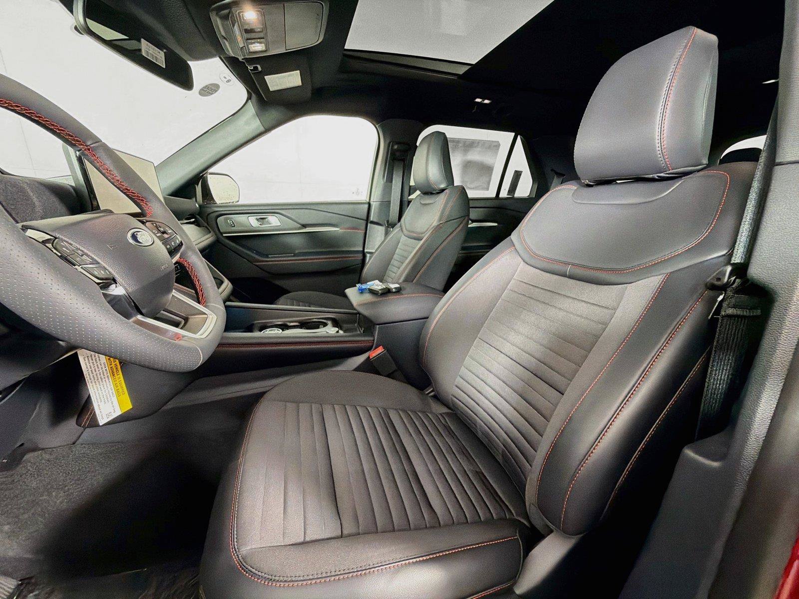 New 2026 Ford Explorer ST-Line w/ ST-Line Street Pack AWD/4WD image 2