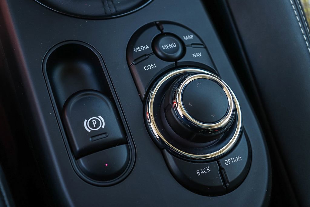 Used 2024 MINI Cooper SE image 24