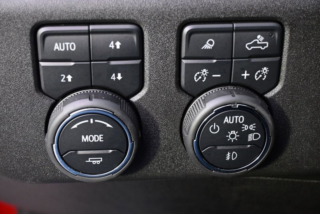 Used 2025 Chevrolet Silverado 3500 LTZ w/ LTZ Premium Package image 27