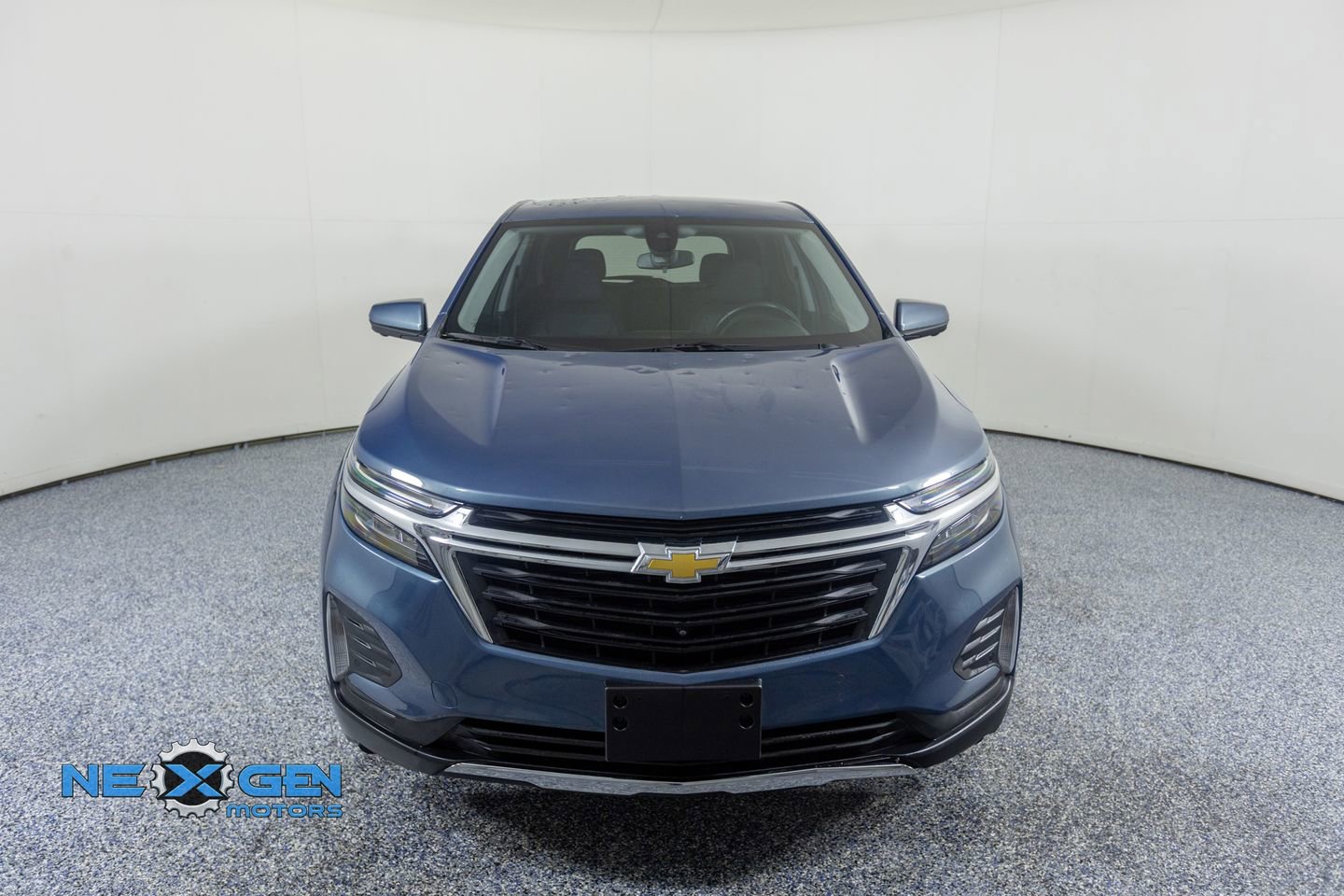 Used 2024 Chevrolet Equinox LT image 2