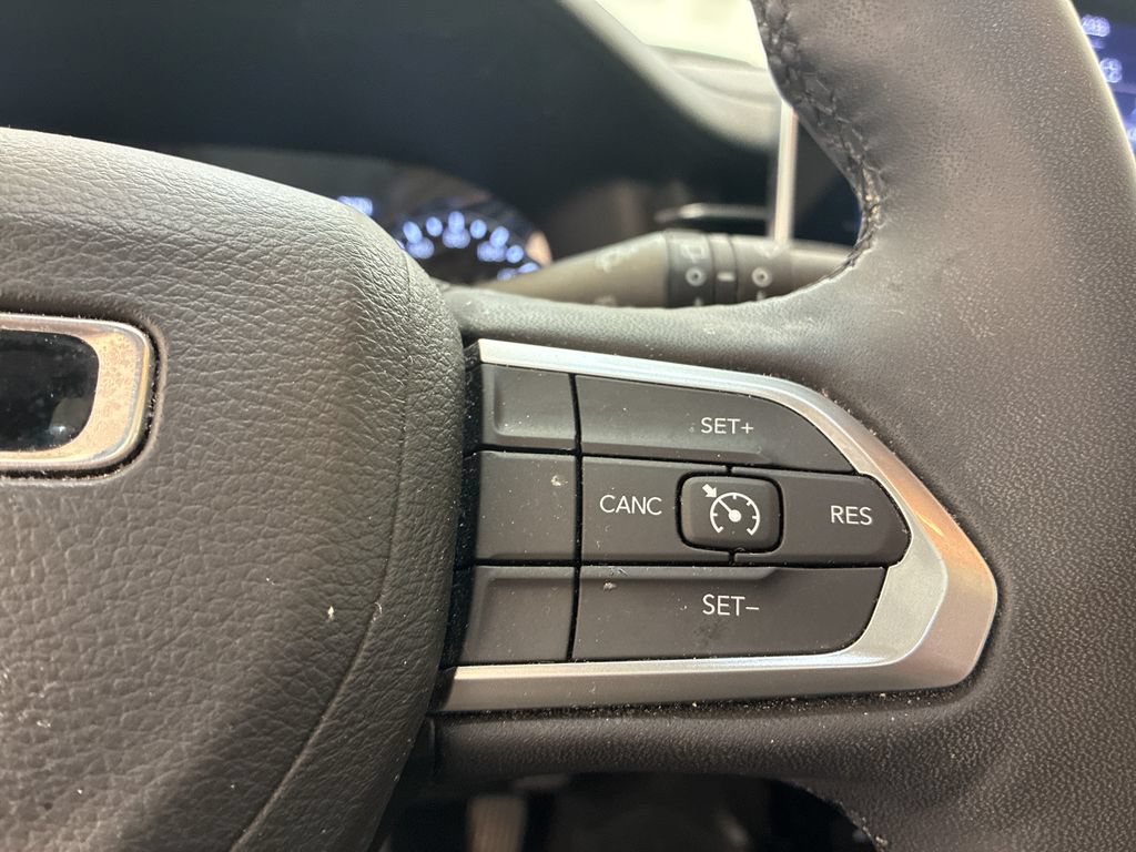 Used 2023 Jeep Compass Latitude w/ Sun and Sound Group AWD/4WD image 23