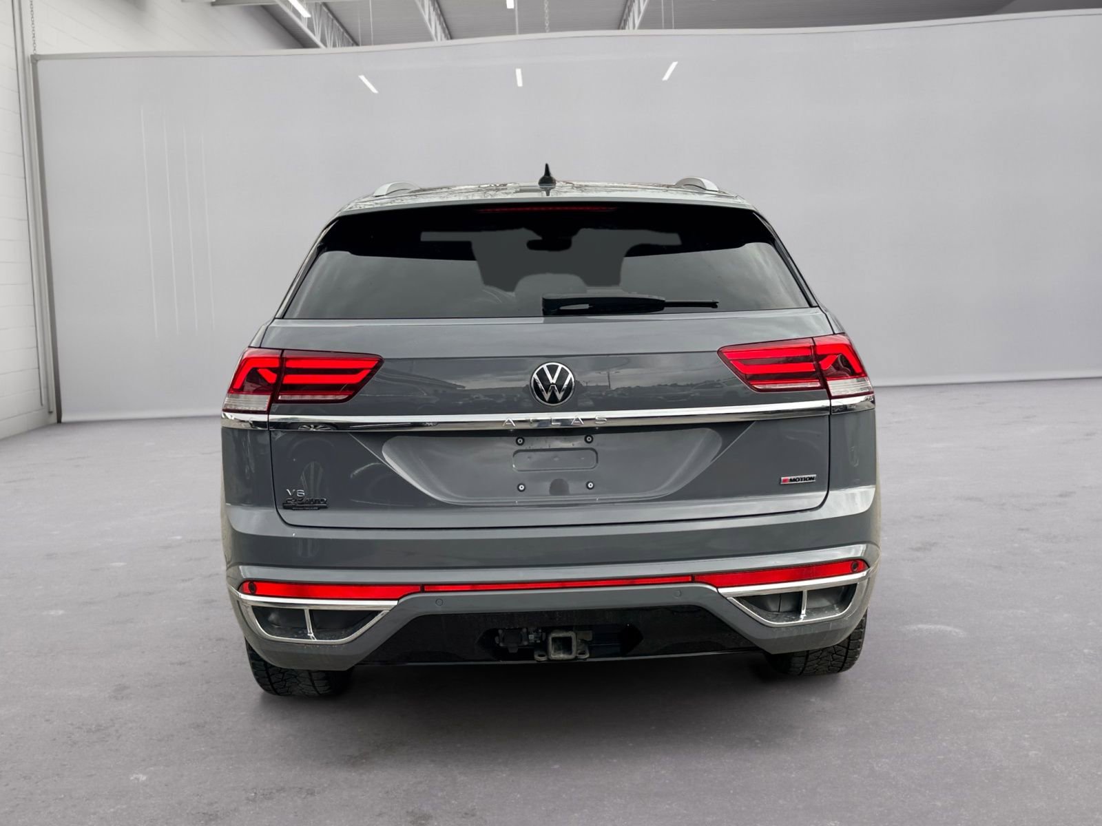 Used 2022 Volkswagen Atlas Cross Sport SEL Premium R-Line AWD/4WD image 4