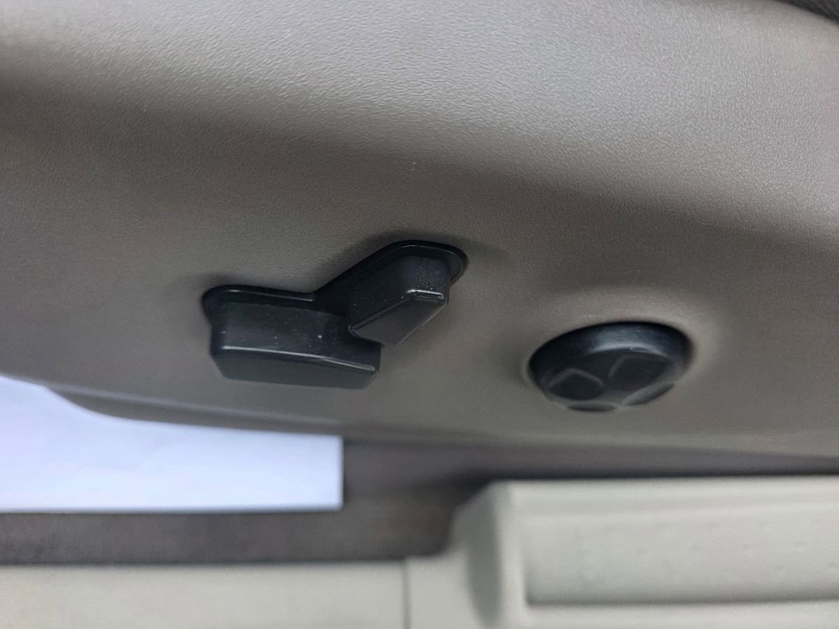 Used 2021 Chrysler Voyager Lxi FWD image 16