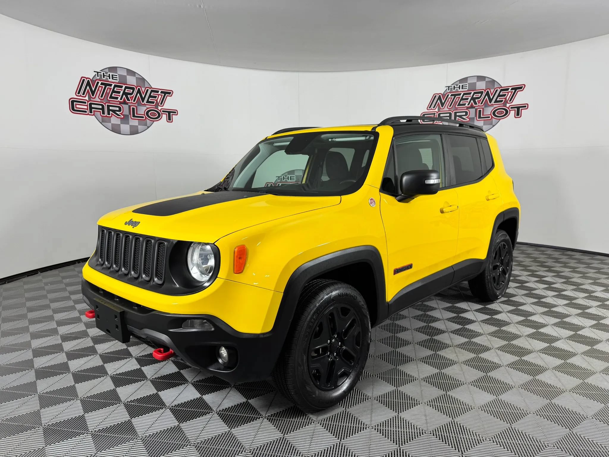Used 2018 Jeep Renegade Trailhawk w/ UConnect 8.4 Nav Group AWD/4WD image 3