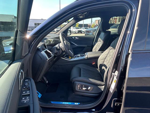 New 2026 BMW X5 M60i image 4
