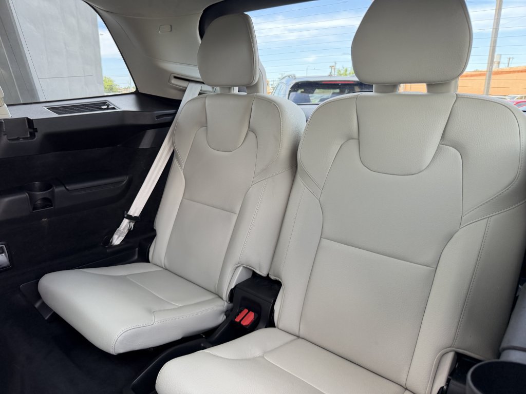 Used 2023 Volvo XC90 B6 Plus AWD/4WD image 36