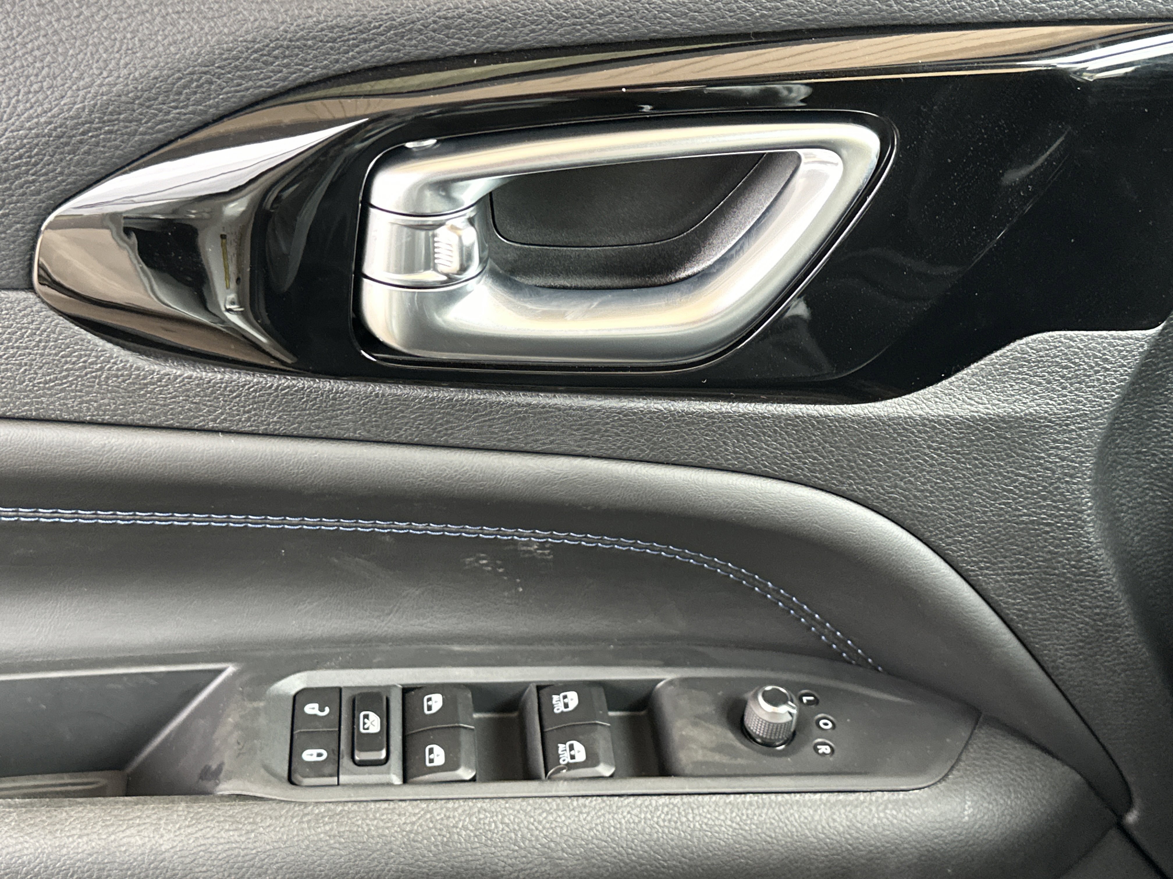 New 2026 Jeep Compass Limited image 13