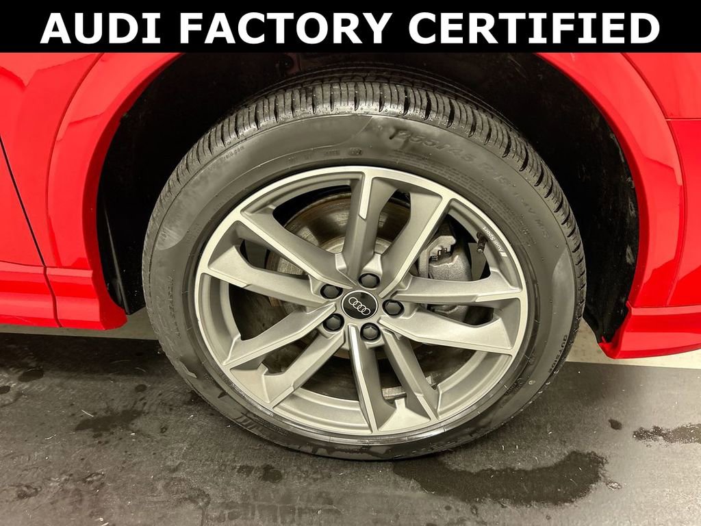 Certified 2025 Audi Q3 2.0T Premium w/ Black Optic Sport Package image 8