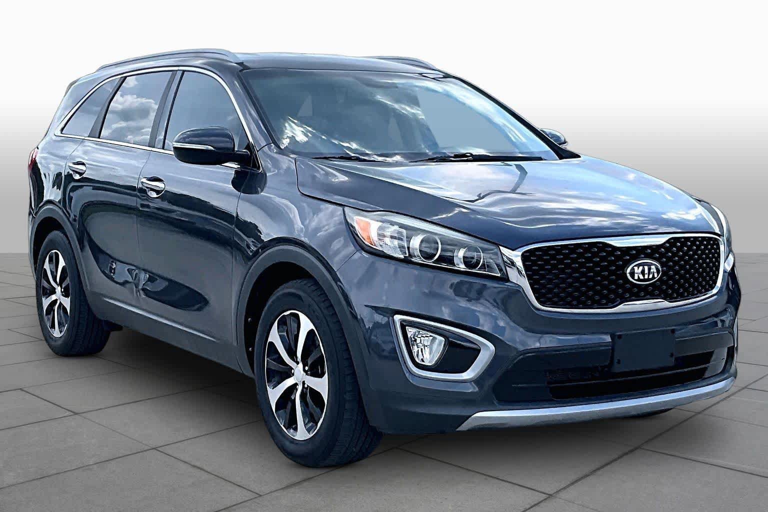 Used 2016 Kia Sorento EX w/ EX Premium Package FWD image 3