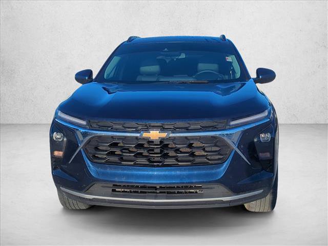 Used 2024 Chevrolet Trax LT w/ LT Convenience Package FWD image 3