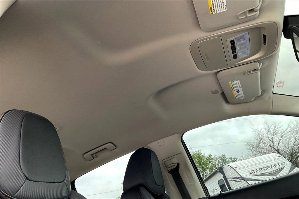 Used 2017 GMC Canyon SLE w/ All Terrain Package image 17