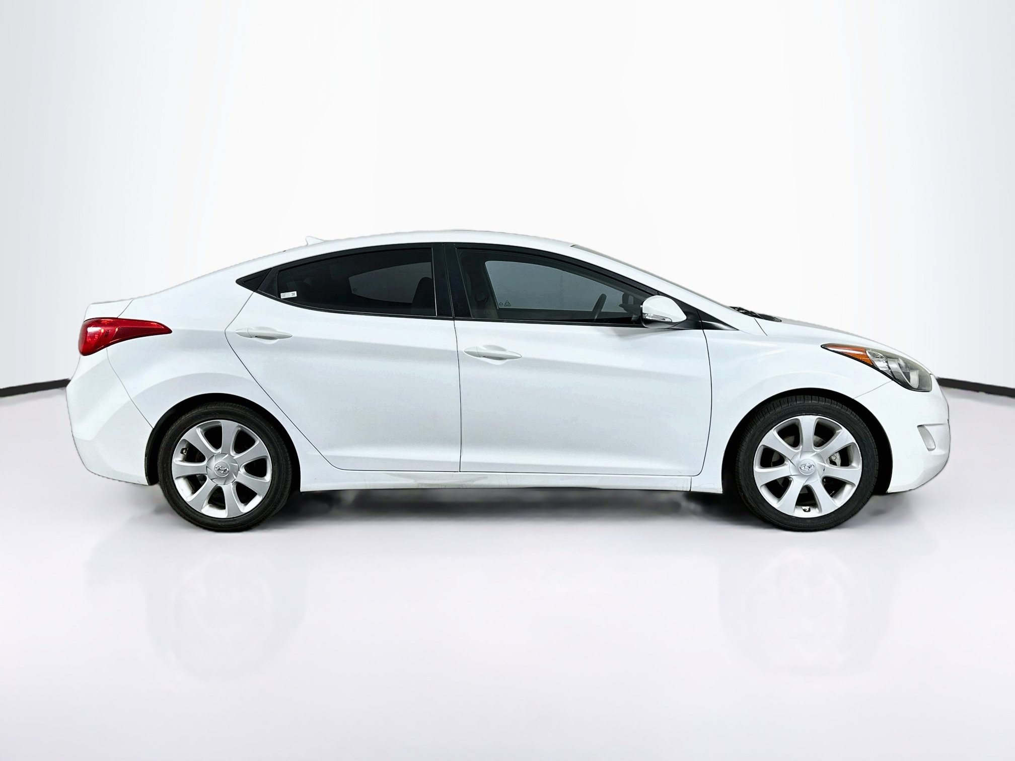 Used 2013 Hyundai Elantra Limited FWD image 10