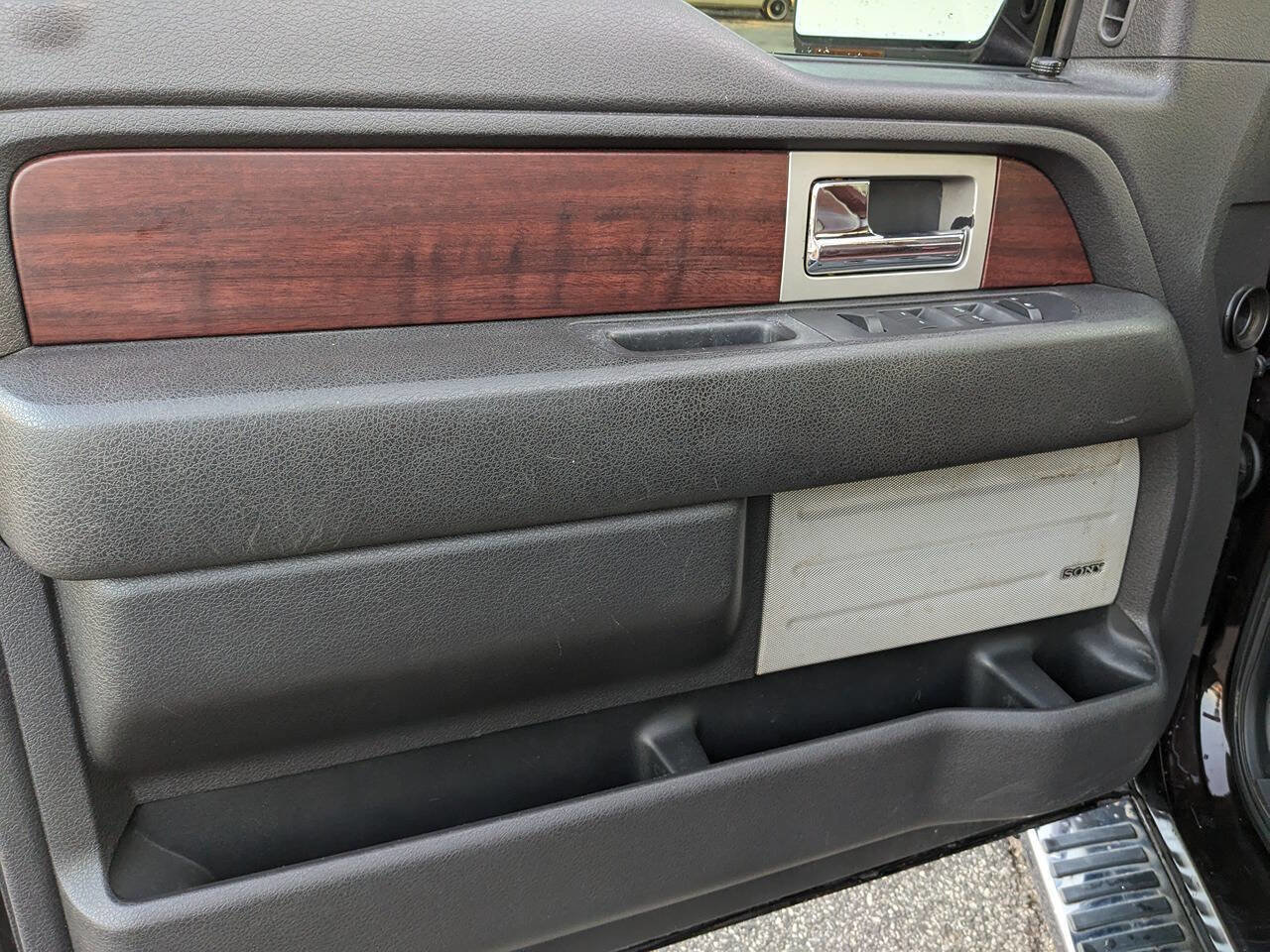 Used 2013 Ford F150 King Ranch w/ King Ranch Luxury Pkg image 24