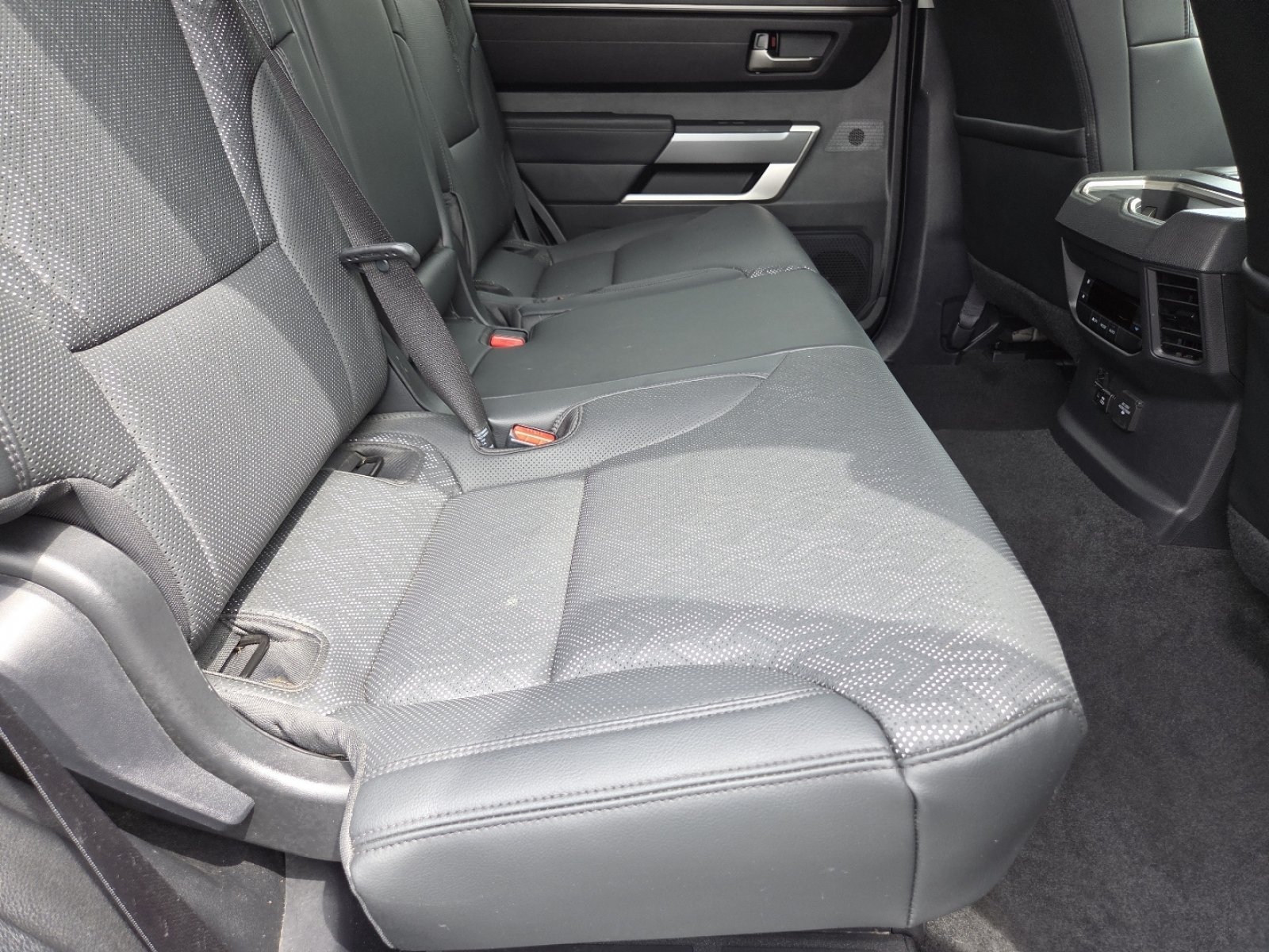 Used 2024 Toyota Sequoia SR5 w/ SR5 Premium Package AWD/4WD image 28