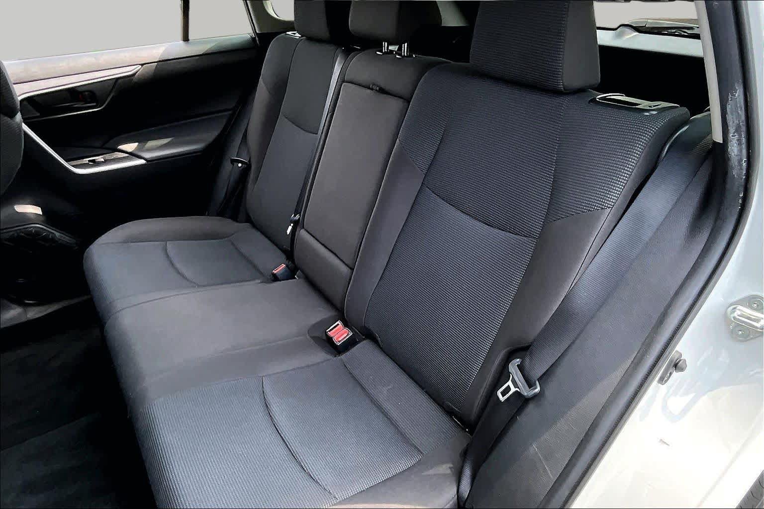 Used 2022 Toyota RAV4 LE AWD/4WD image 19