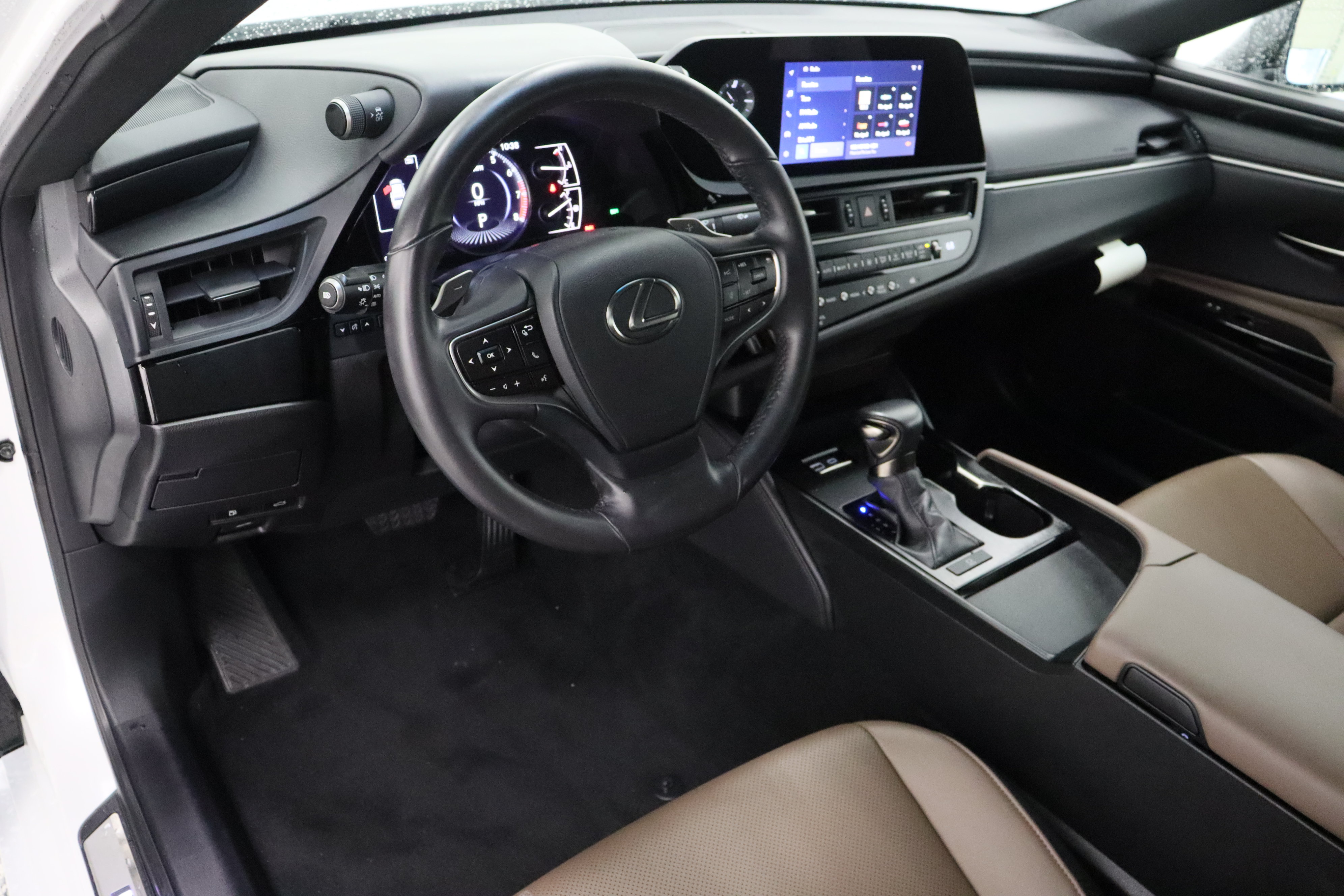 Used 2024 Lexus ES 350 w/ Accessory Package (Z1) FWD image 13