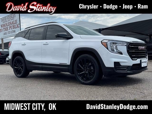 Used 2024 GMC Terrain SLE w/ Driver Convenience Package