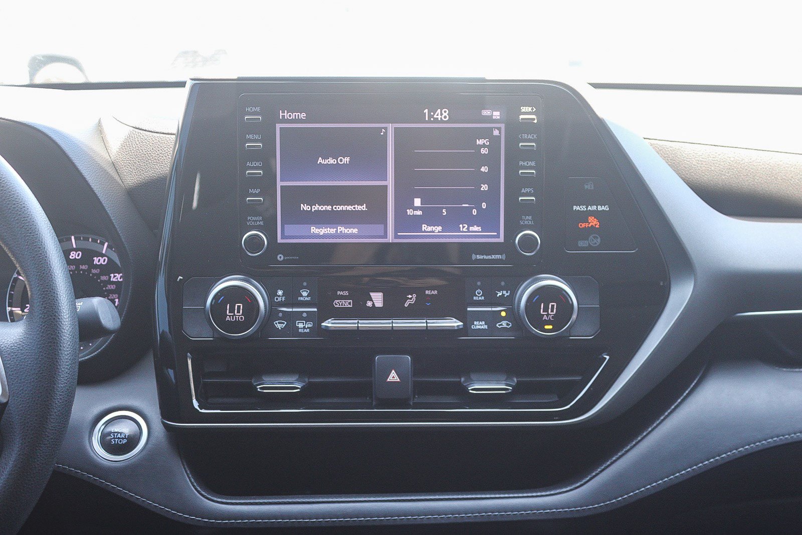 Used 2021 Toyota Highlander L FWD image 14