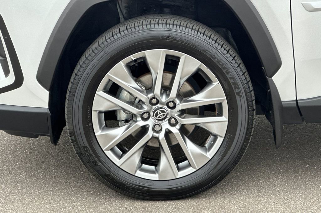 Used 2024 Toyota RAV4 XLE Premium FWD image 25