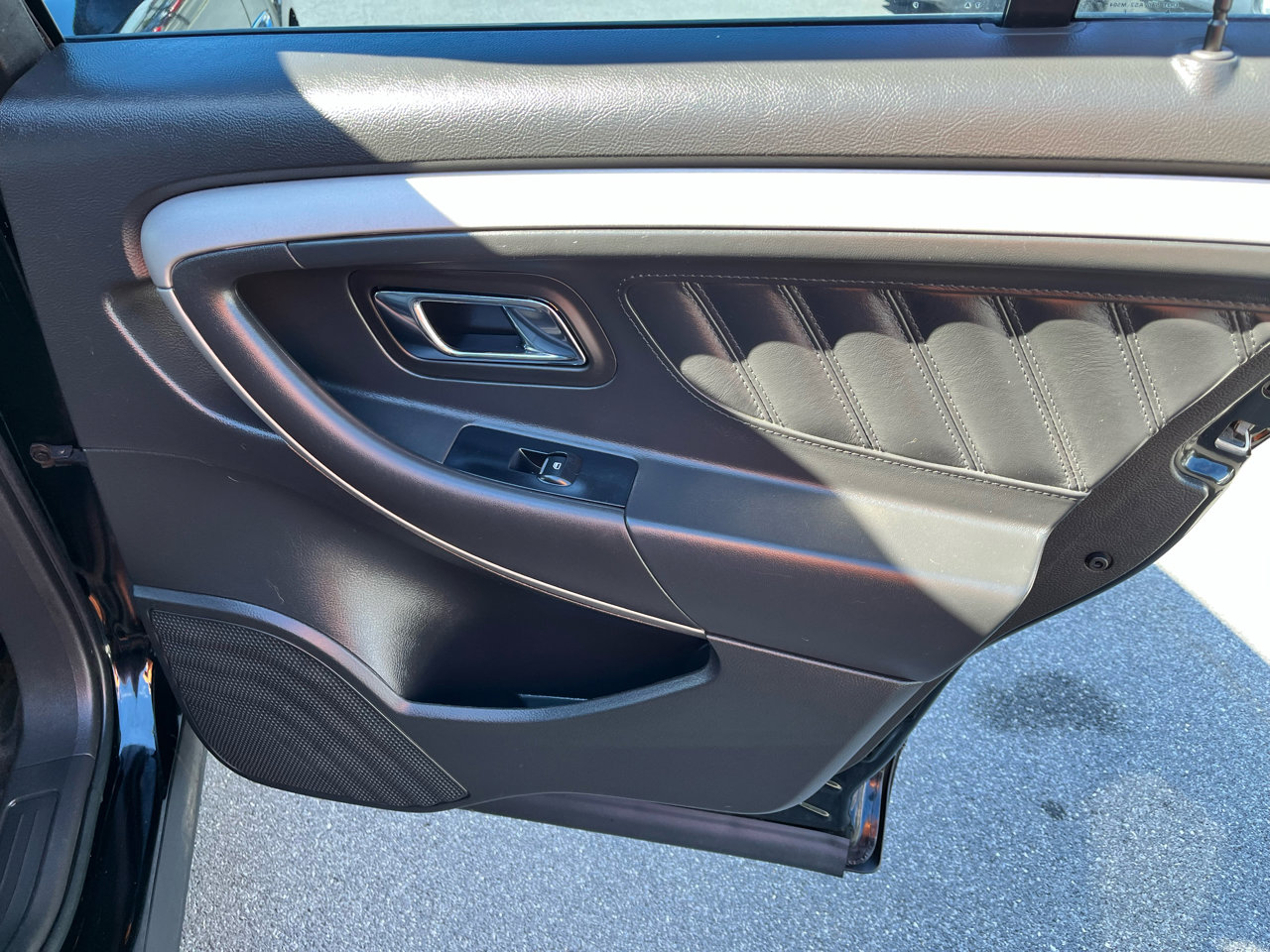Used 2018 Ford Taurus SEL w/ Equipment Group 201A image 17