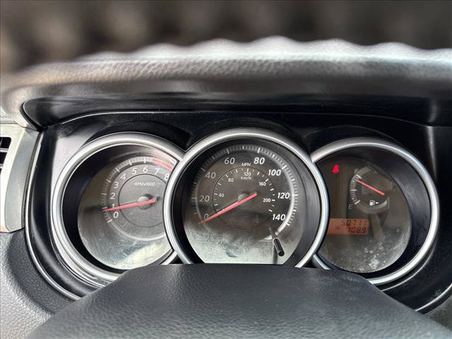 Used 2012 Nissan Versa Hatchback FWD image 9