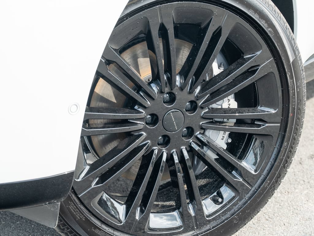 New 2026 Land Rover Range Rover Long Wheelbase SE AWD/4WD image 9