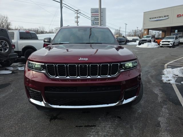 Used 2025 Jeep Grand Cherokee L Limited w/ Luxury Tech Group II image 21