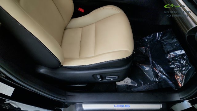 Used 2015 Lexus CT 200h w/ Navigation Package FWD image 39