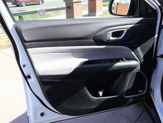 Used 2025 Jeep Compass Latitude w/ Sun & Sound Group image 23