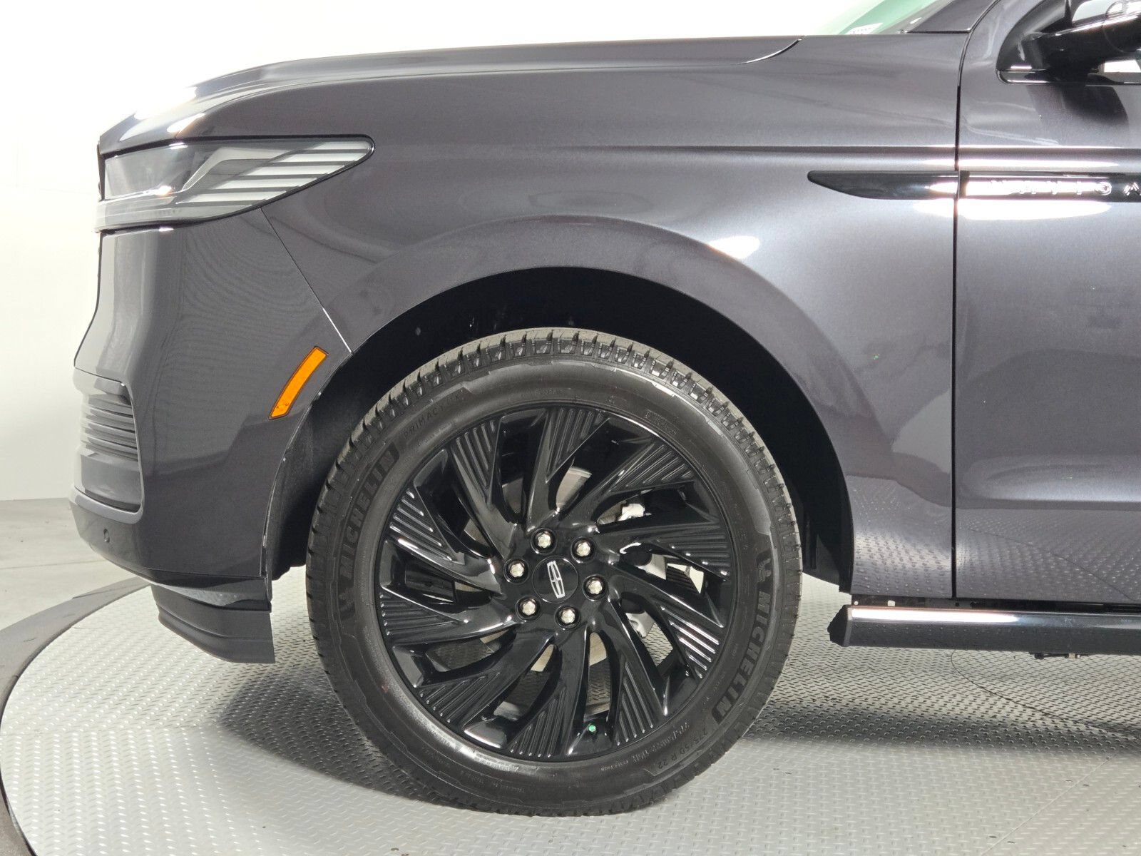 New 2026 Lincoln Navigator L Reserve w/ Jet Appearance Package AWD/4WD image 11