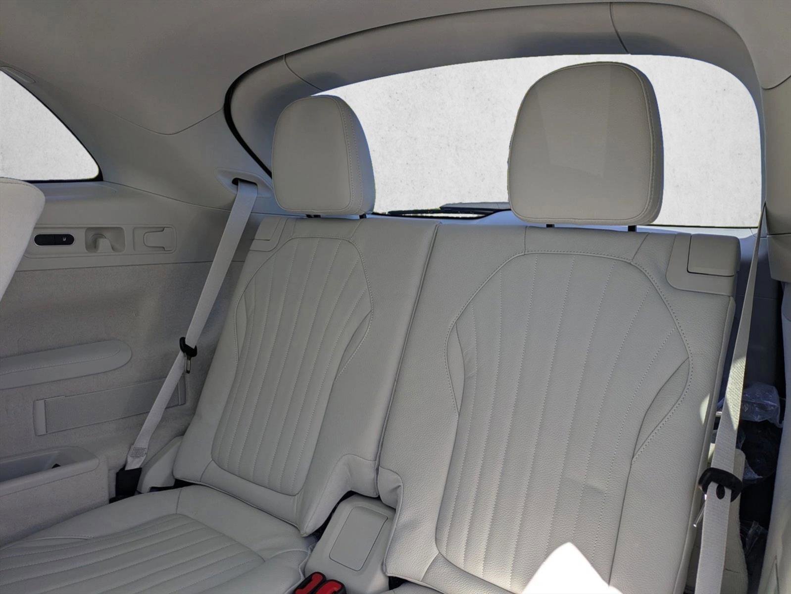 New 2026 Mercedes-Benz EQS 400 4MATIC SUV image 16