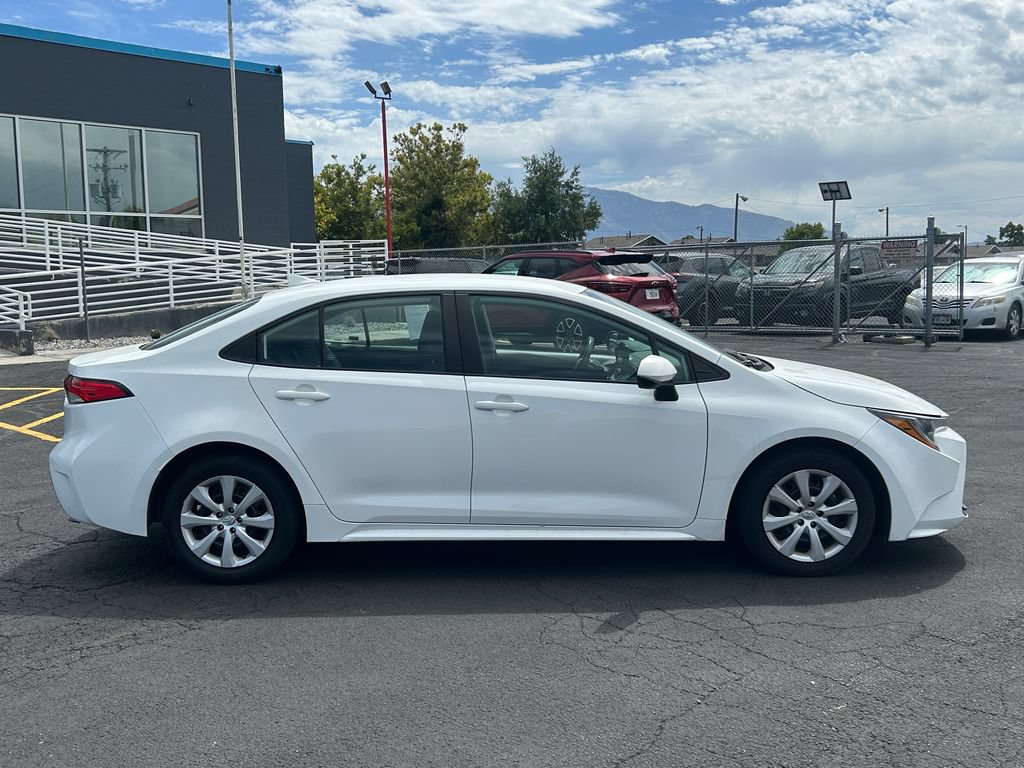 Used 2024 Toyota Corolla LE FWD image 2