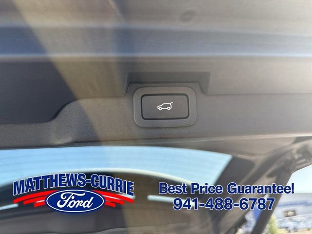 Used 2020 Land Rover Discovery Landmark AWD/4WD image 14
