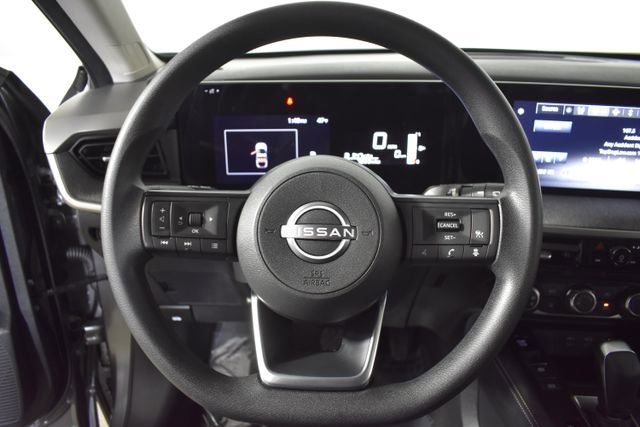 Used 2025 Nissan Kicks SV AWD/4WD image 13