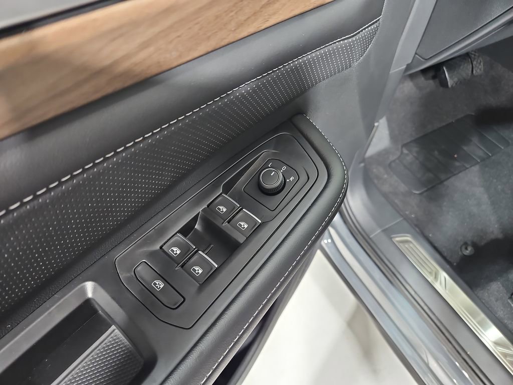 New 2026 Volkswagen Atlas SE image 11