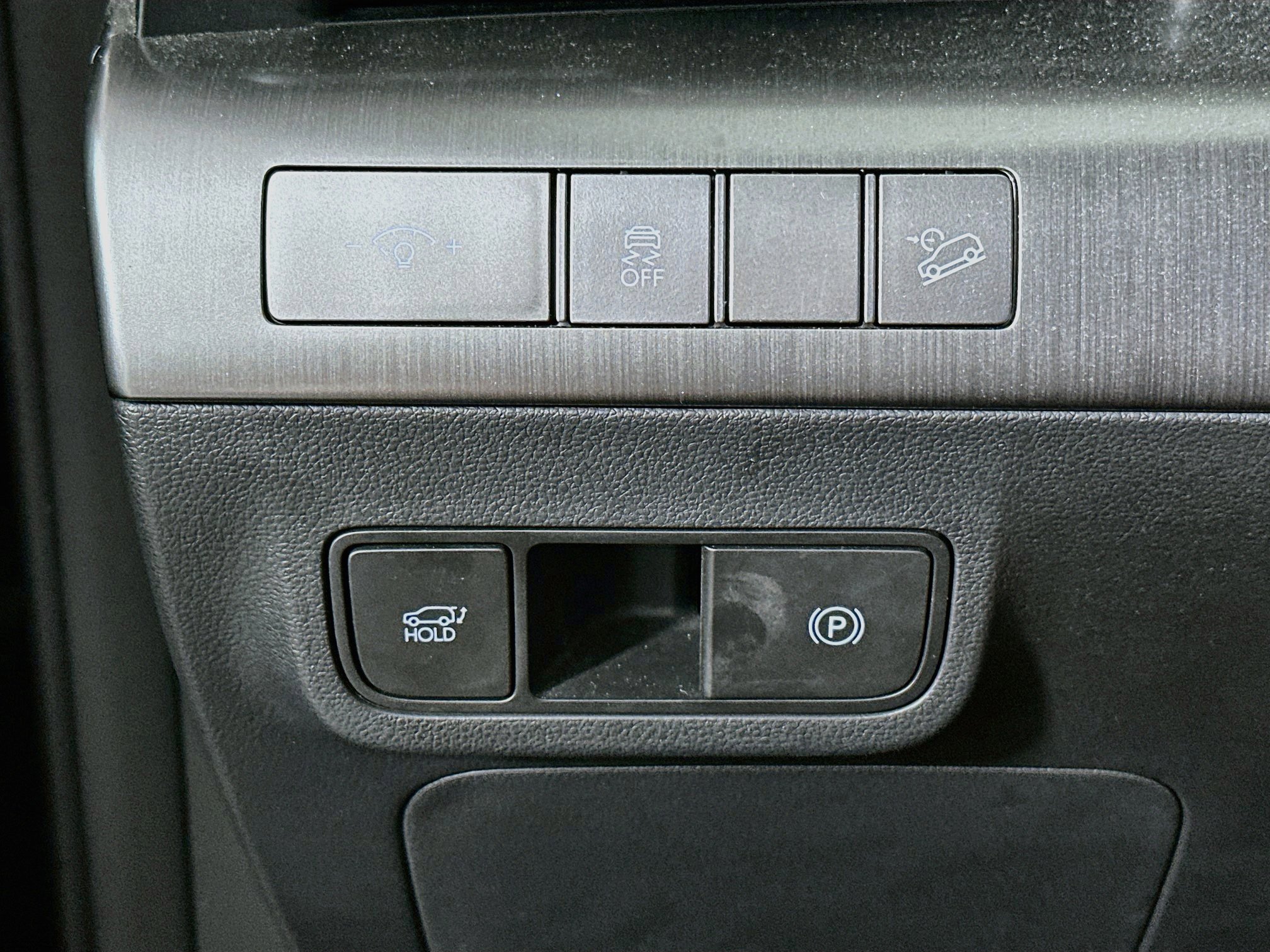 Used 2024 Hyundai Kona Limited FWD image 17