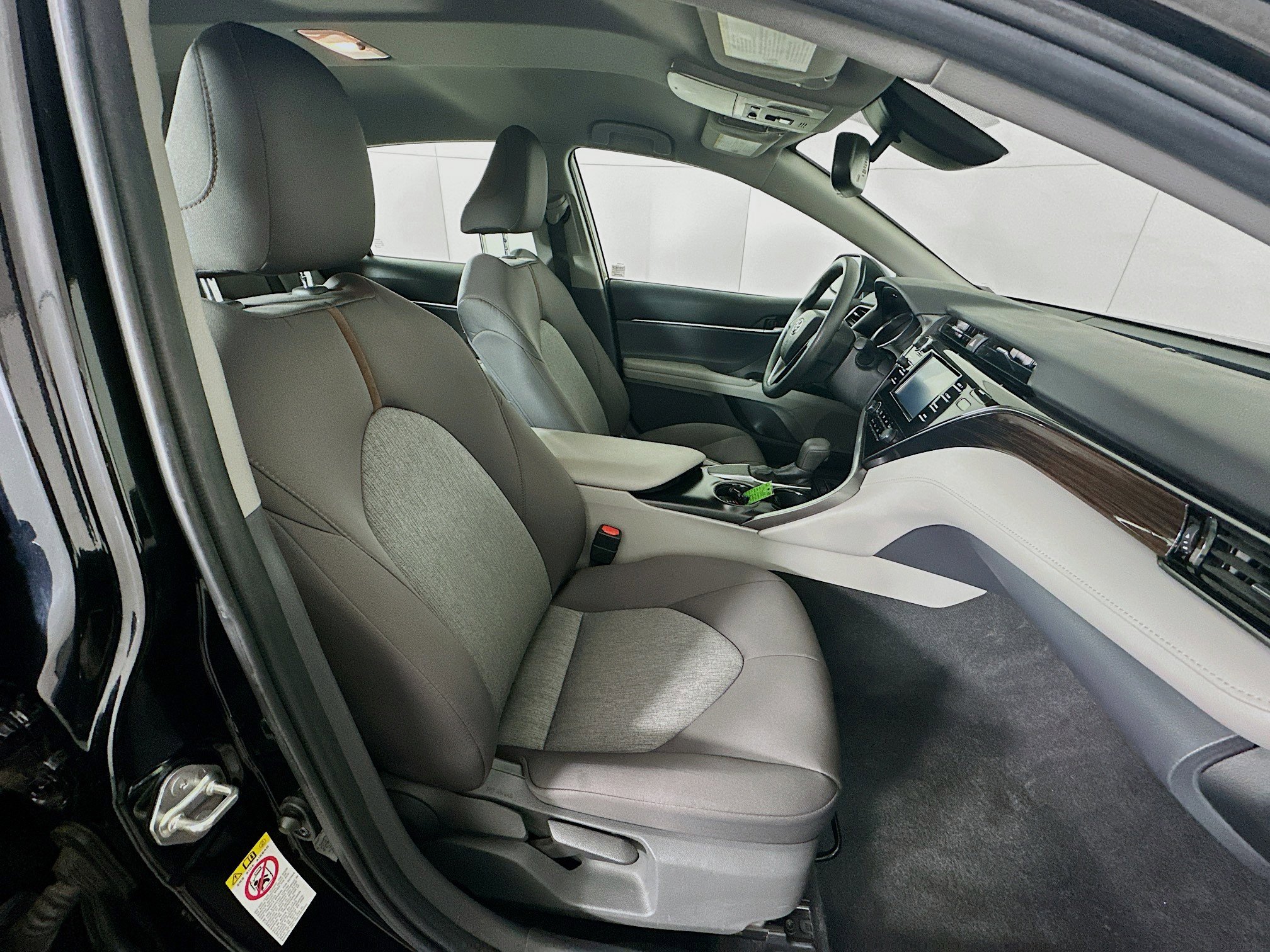 Used 2019 Toyota Camry LE w/ Convenience Package image 29