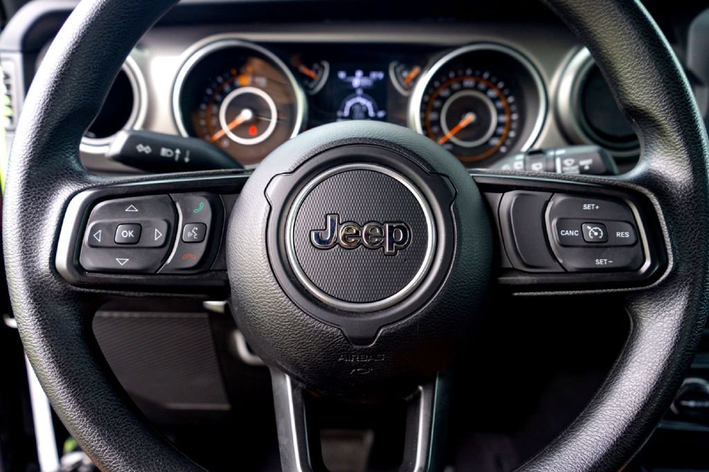 Used 2023 Jeep Wrangler Sport AWD/4WD image 13
