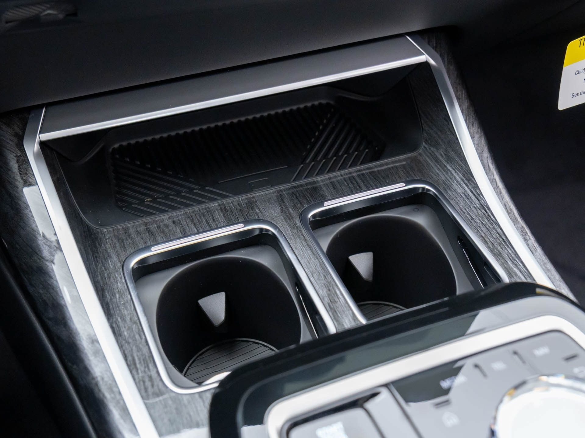 New 2025 BMW 750e xDrive AWD/4WD image 29
