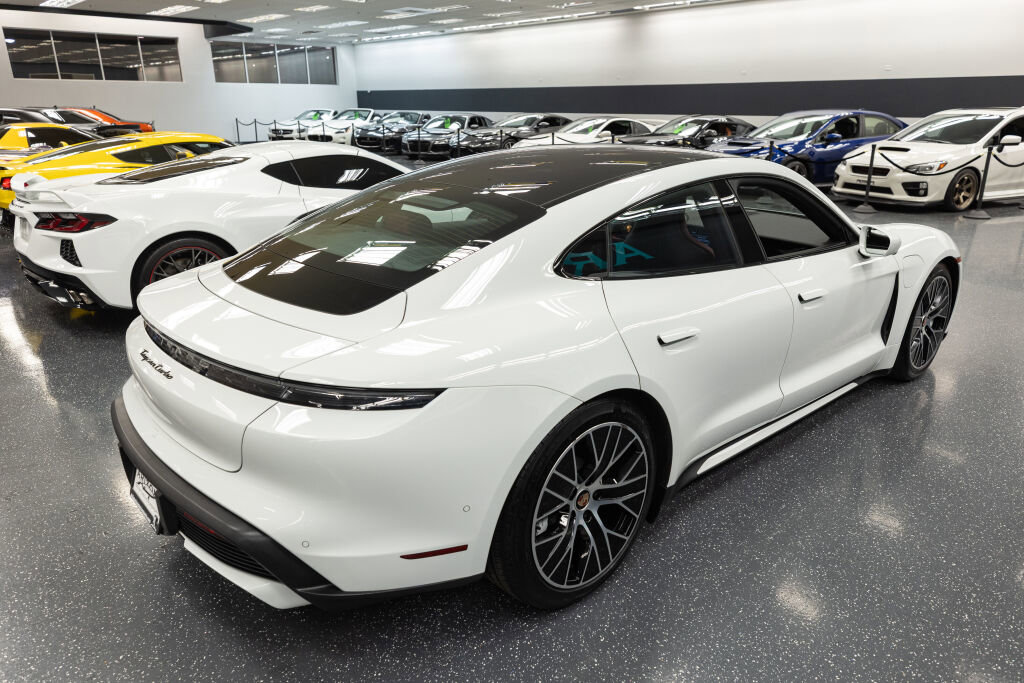 Used 2020 Porsche Taycan Turbo image 6