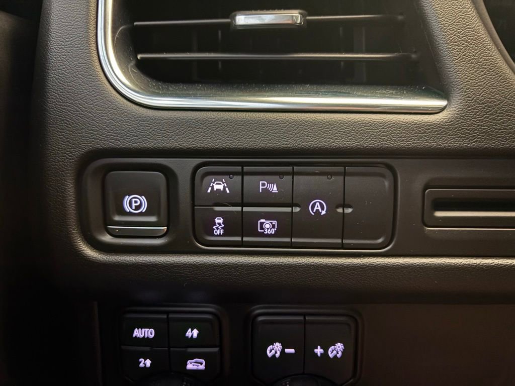Used 2023 Chevrolet Tahoe LT w/ Luxury Package AWD/4WD image 5