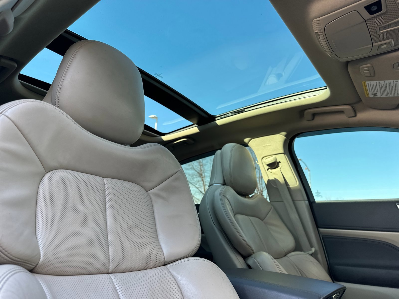 Used 2017 Lincoln Continental Reserve w/ Technology Package image 16