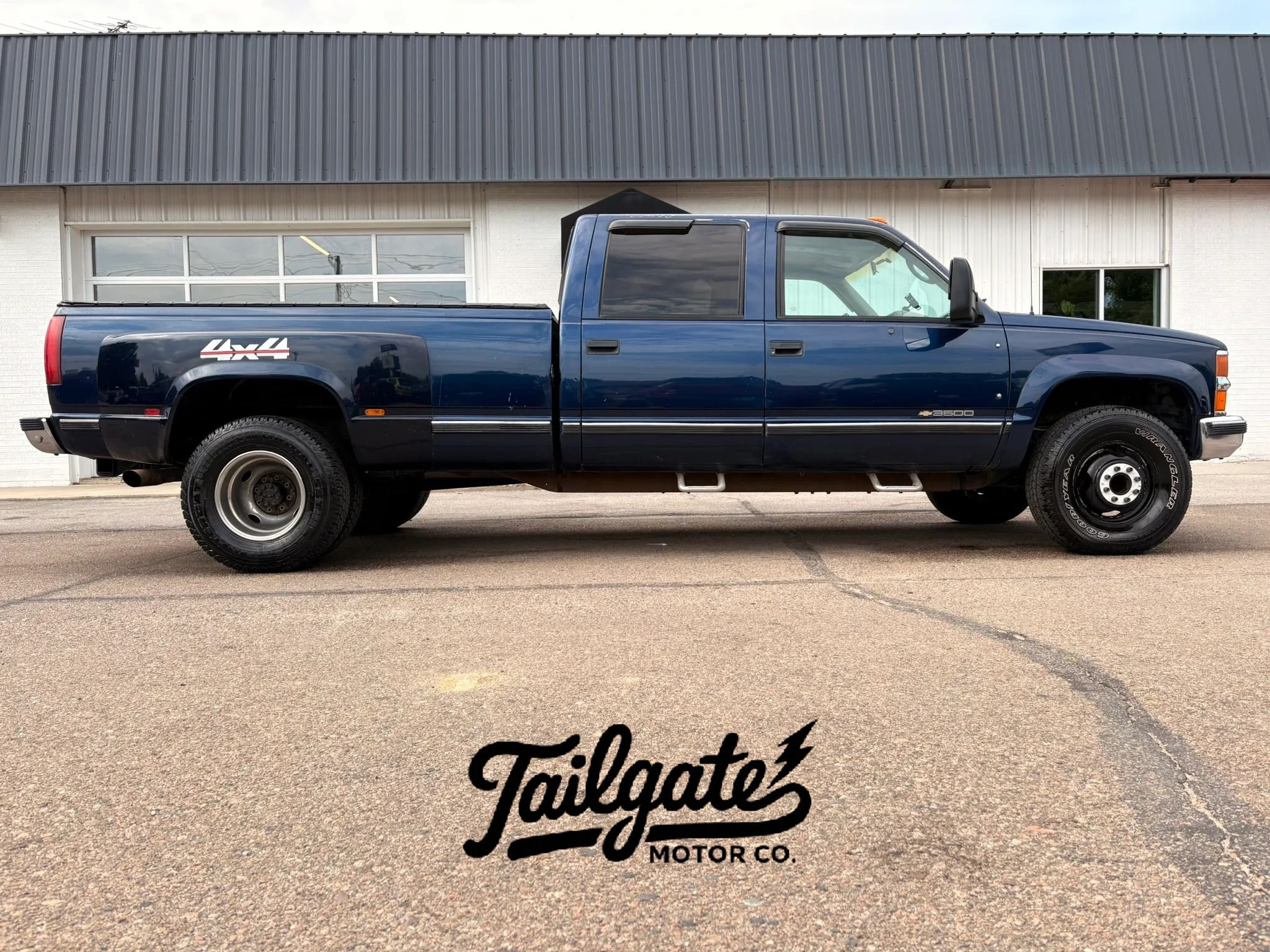 Used 1995 Chevrolet Silverado 3500 4x4 Crew Cab image 1