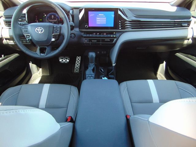 Used 2025 Toyota Camry SE image 22