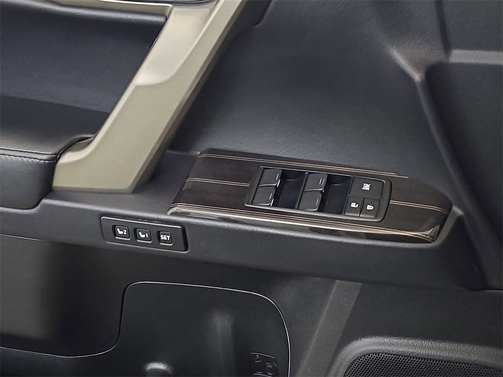 Used 2020 Lexus GX 460 Premium w/ Premium Package image 25