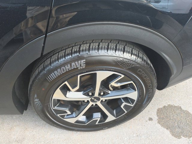 Used 2025 Kia Sportage EX FWD image 10