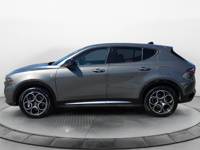Used 2024 Alfa Romeo Tonale Ti AWD/4WD image 2