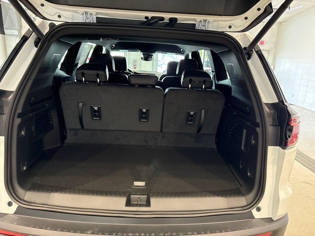 New 2026 GMC Acadia Elevation w/ Elevation Premium Package AWD/4WD image 18