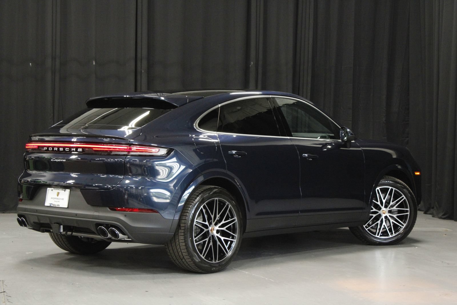 New 2026 Porsche Cayenne Coupe AWD/4WD image 7