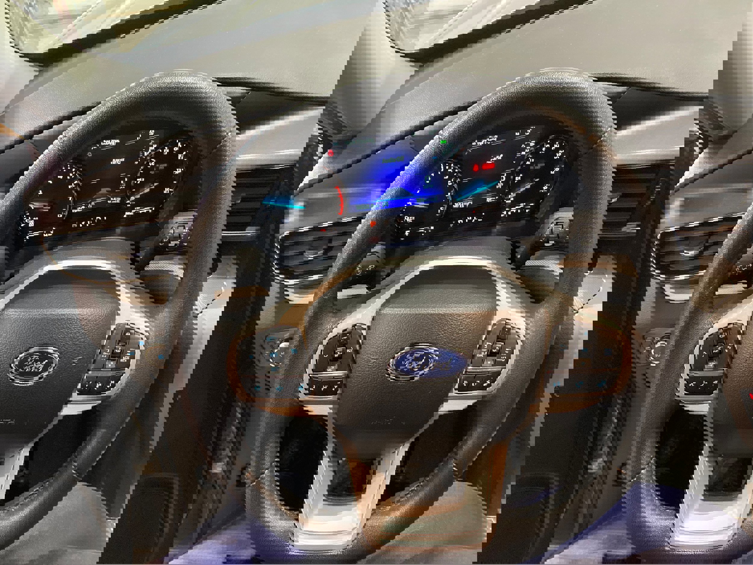 Used 2023 Ford Explorer XLT w/ Equipment Group 202A image 25